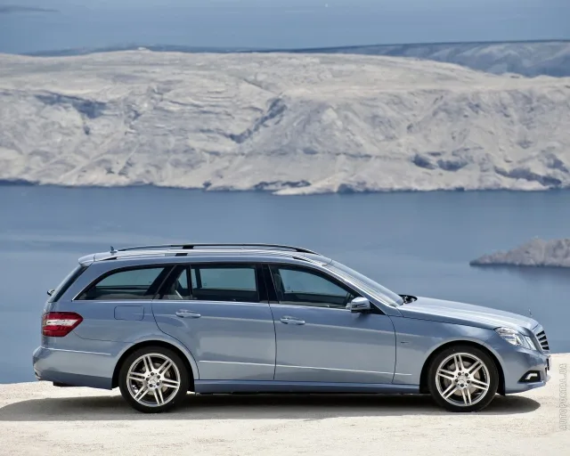 Mercedes-Benz E 250 CGI AT — 20