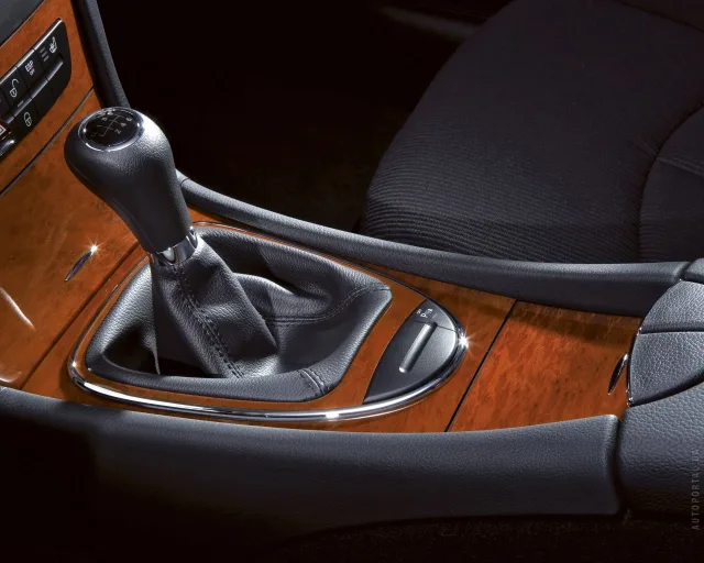 Mercedes-Benz E 320 CDI AT 4Matic — 4