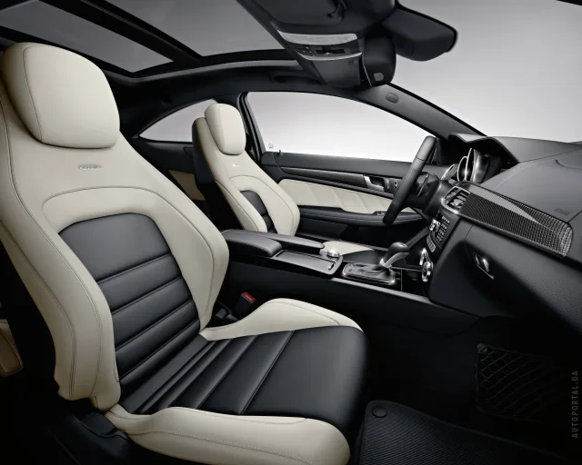 Mercedes-Benz C-Class Coupe C350 AT — 11
