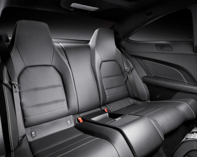 Mercedes-Benz C-Class Coupe C350 AT — 12