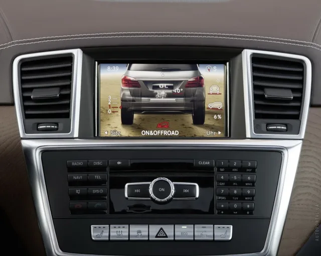 Mercedes-Benz GL-Class 2012 позашляховик — 12