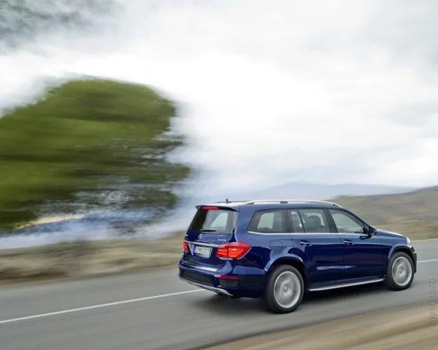 Mercedes-Benz GL-Class 2012 позашляховик — 20