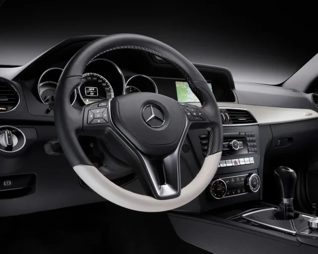 Mercedes-Benz C-Class Coupe C350 AT — 5
