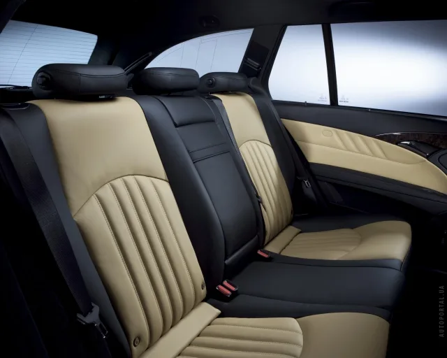 Mercedes-Benz E 320 CDI AT 4Matic — 11