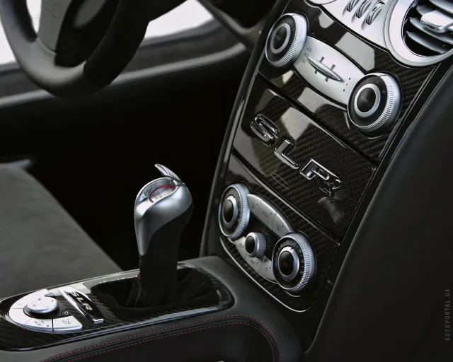 Mercedes-Benz SLR-Class coupe — 23