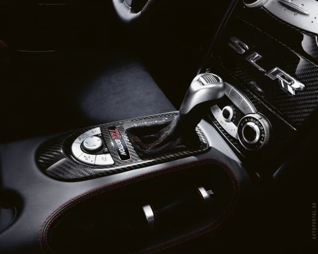 Mercedes-Benz SLR-Class coupe — 16