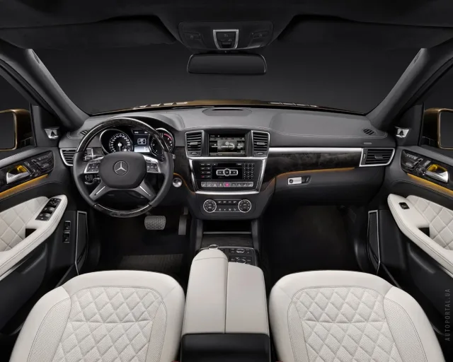Mercedes-Benz GL-Class 2012 позашляховик — 3