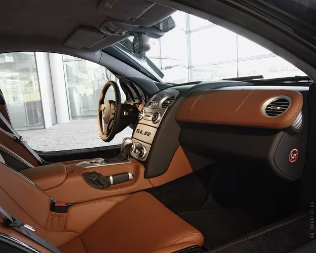 Mercedes-Benz SLR-Class coupe — 25