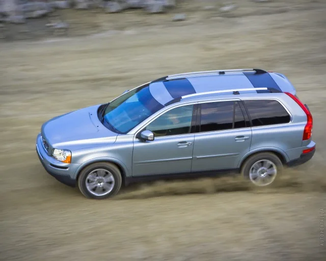 Volvo XC90 2.4D MT Kinetic — 16