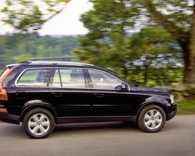 Volvo XC90 2.4D MT Kinetic — 25