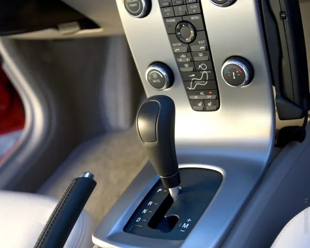 Volvo S40 2004 (Вольво С40) седан — 12