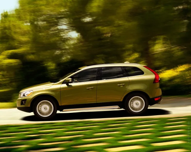 Volvo XC60 2008 кросовер — 15
