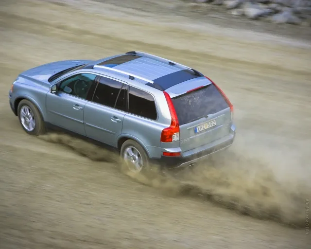 Volvo XC90 2.4D MT Kinetic — 23