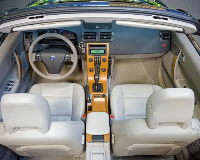Volvo C70 2,4D AT Summum — 2