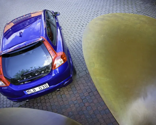 Volvo C30 2.0D MT Base — 17