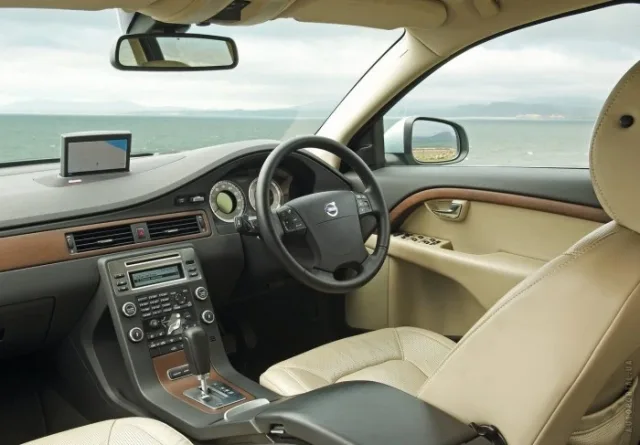 Volvo V70 2007 універсал — 12