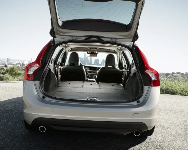 Volvo V60 2010 універсал — 6