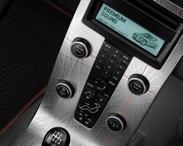 Volvo C30 2010 хетчбек — 13
