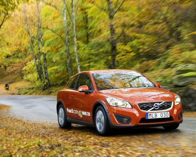 Volvo C30 2010 хетчбек — 21