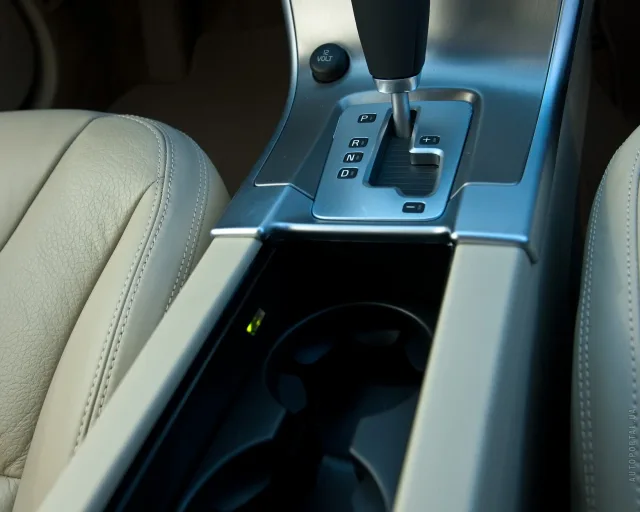 Volvo XC60 2008 кросовер — 8