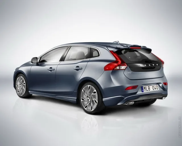 Volvo V40 2.0 D3 MT Base — 12
