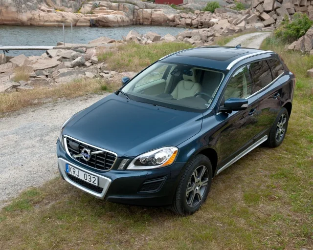 Volvo XC60 2008 кросовер — 16