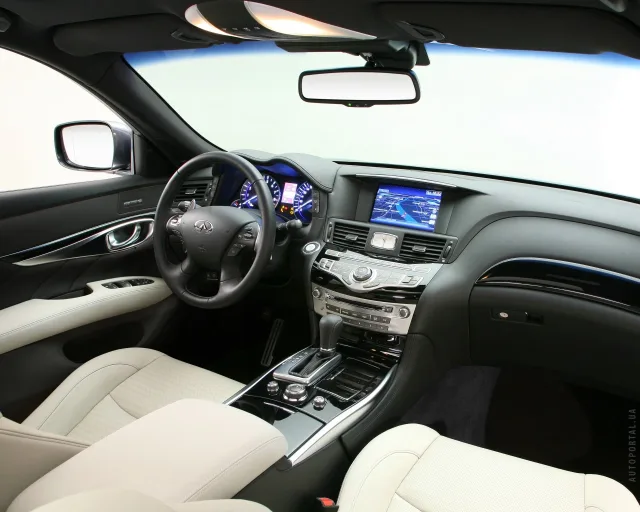 Infiniti M/Q70 седан — 12