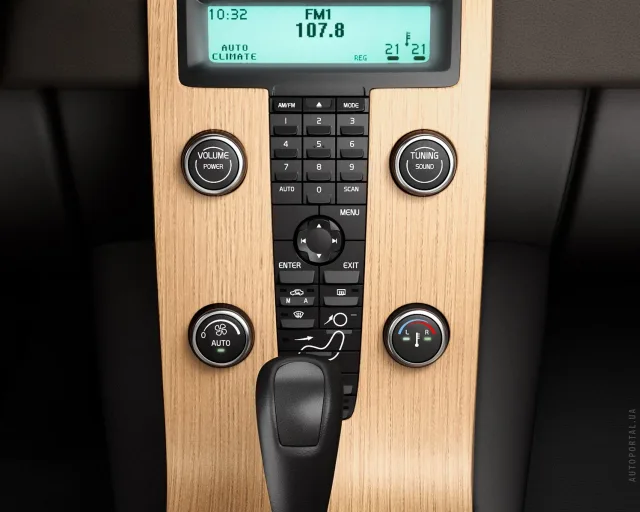 Volvo C30 2010 хетчбек — 3