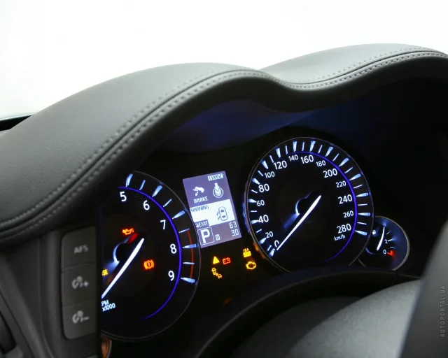 Infiniti M/Q70 седан — 20