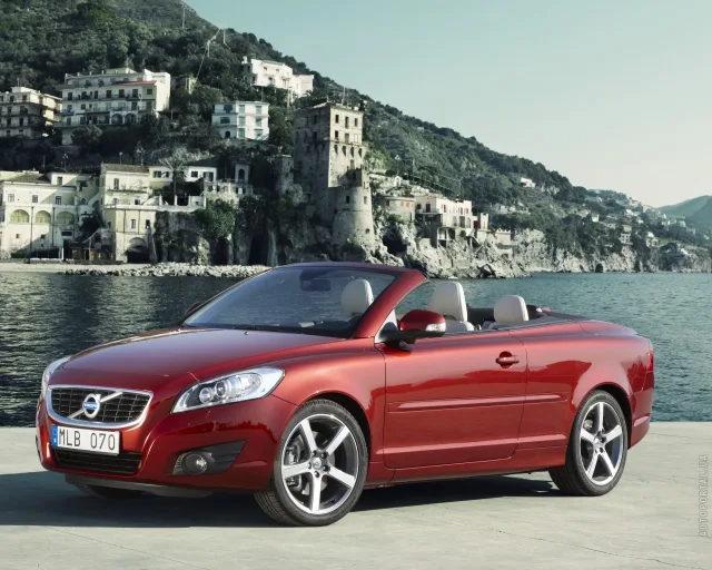 Volvo C70 2.4 MT Summum — 8