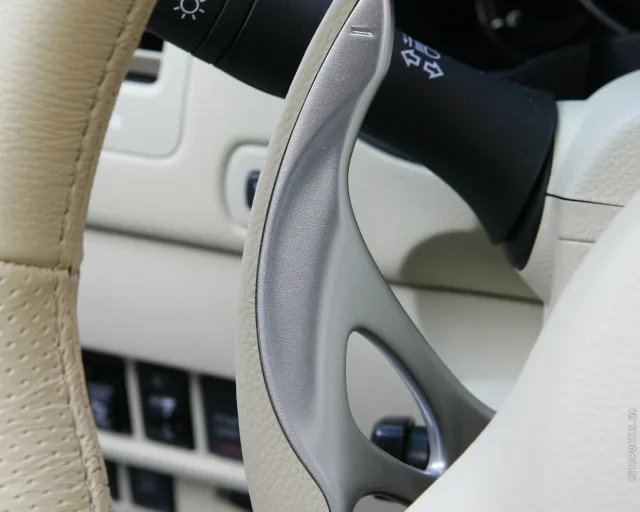 Infiniti FX crossover — 3