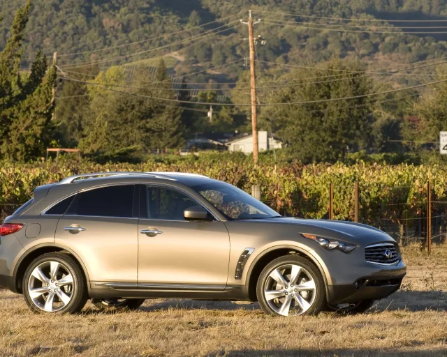 Infiniti FX crossover — 20
