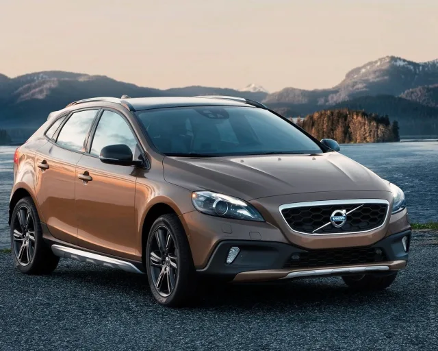 Volvo V40 Cross Country кросовер — 22