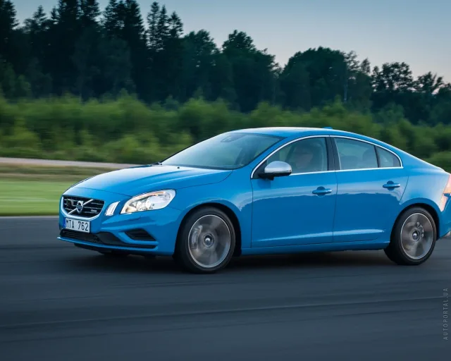 Volvo S60 2013 (Вольво C60) седан — 8