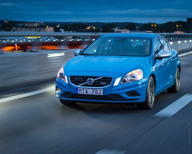 Volvo S60 2013 (Вольво C60) седан — 9