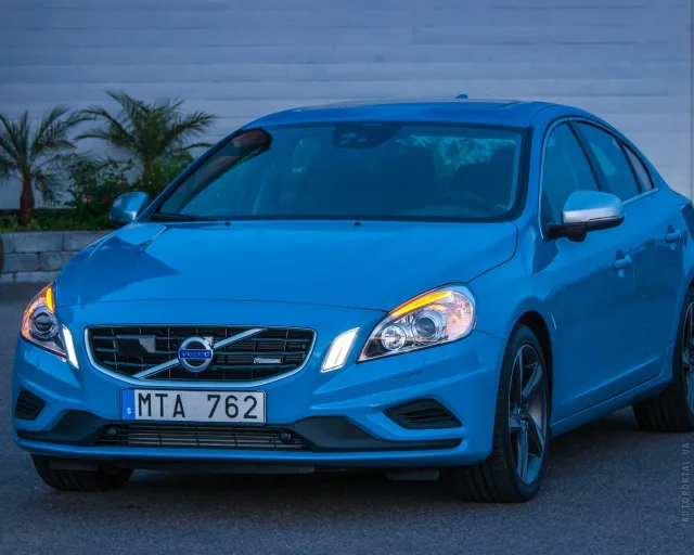 Volvo S60 2013 (Вольво C60) седан — 17