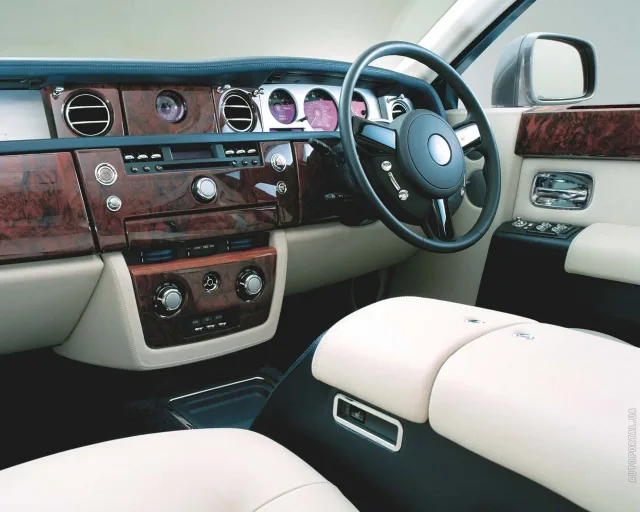 Rolls-Royce Phantom 6.7 AT — 4