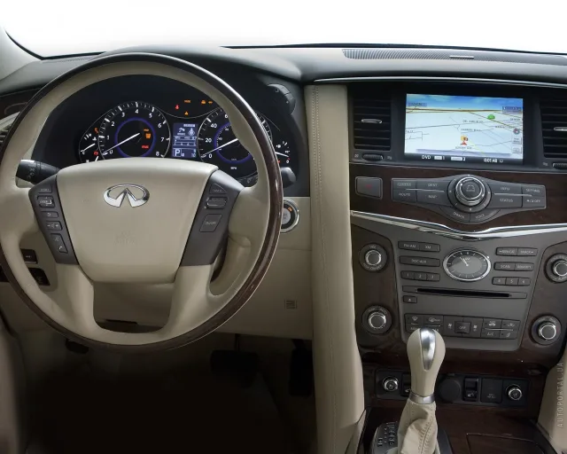 Infiniti QX80 5.6 AT + — 21