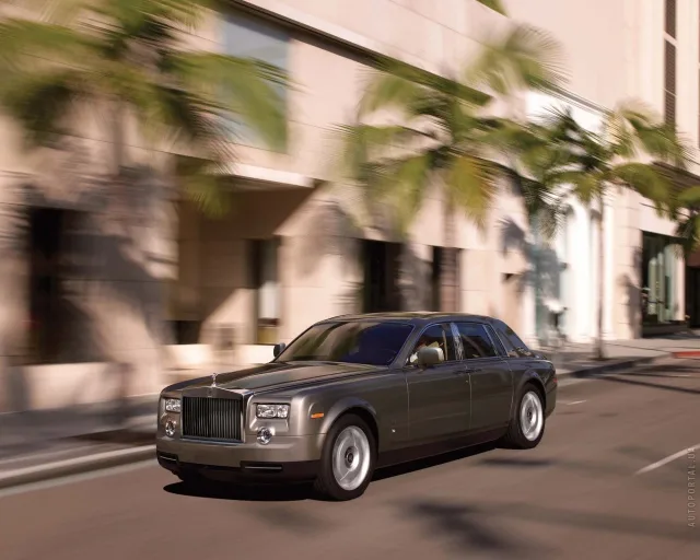 Rolls-Royce Phantom 6.7 AT — 13
