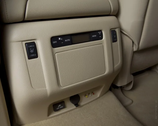 Infiniti QX80 5.6 AT + — 2