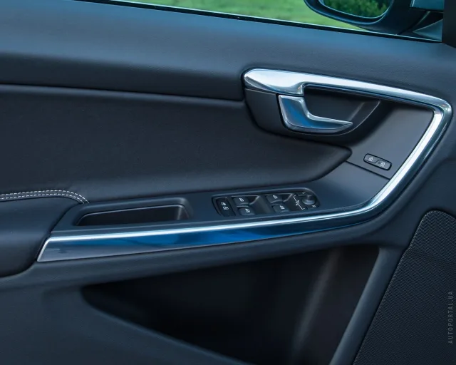 Volvo S60 2013 (Вольво C60) седан — 2
