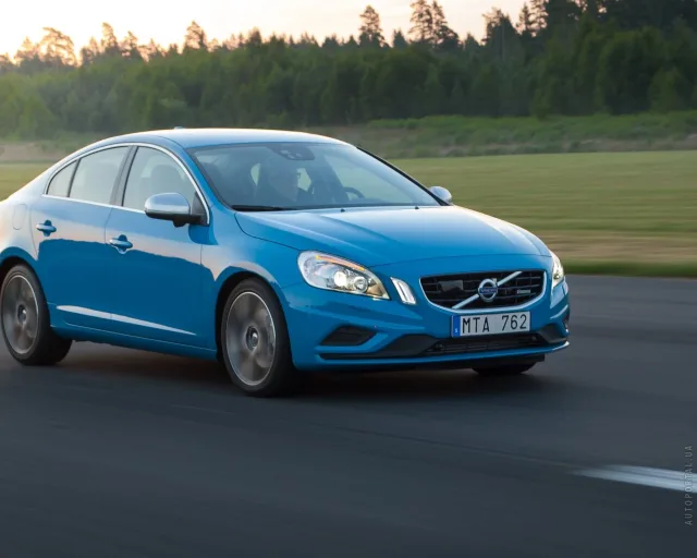 Volvo S60 2013 (Вольво C60) седан — 18