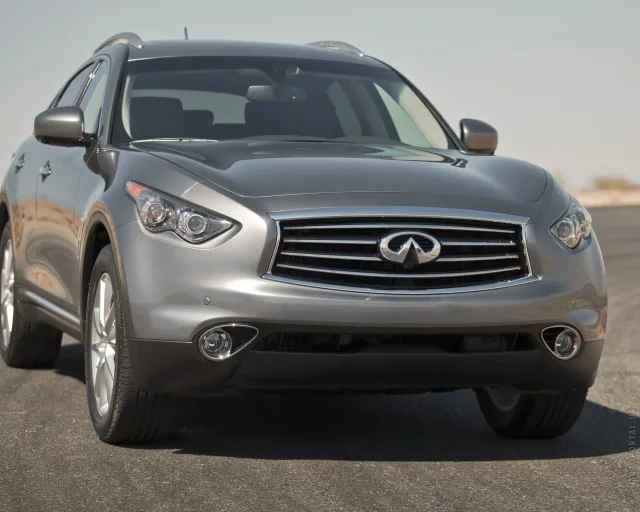 Infiniti FX/QX70 кросовер — 8