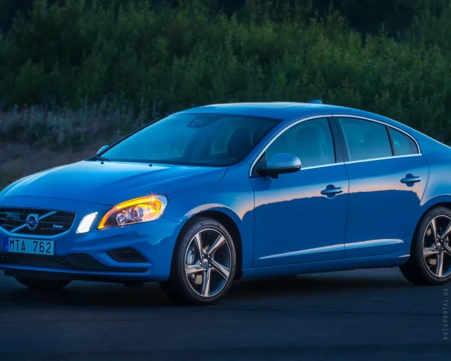Volvo S60 2013 (Вольво C60) седан — 15