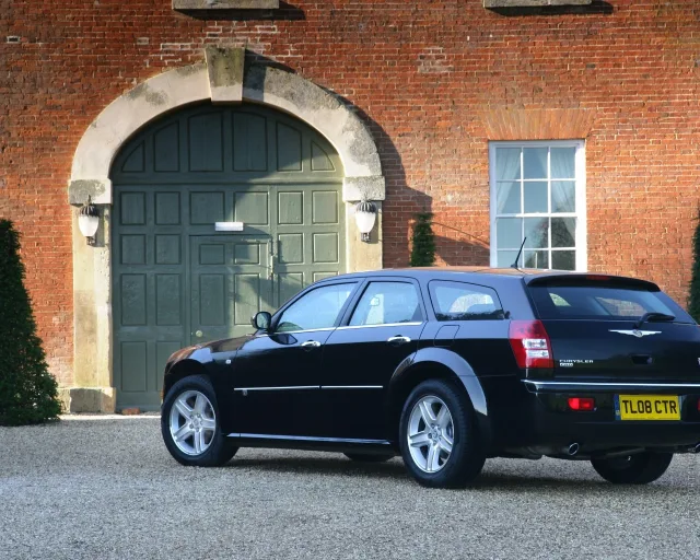 Chrysler 300C Touring універсал — 22