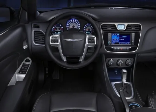 Chrysler 200 Convertible 2.4 AT — 3
