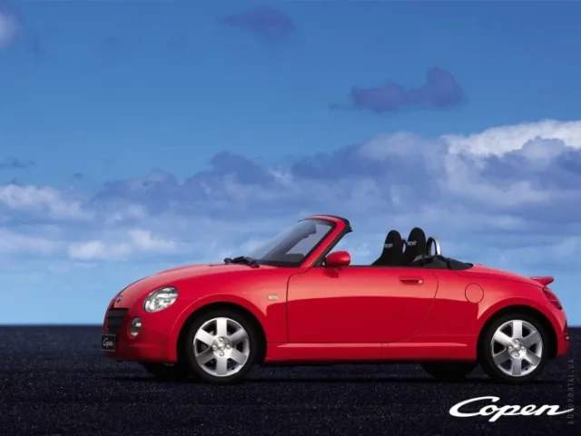 Daihatsu Copen coupe convertible — 4