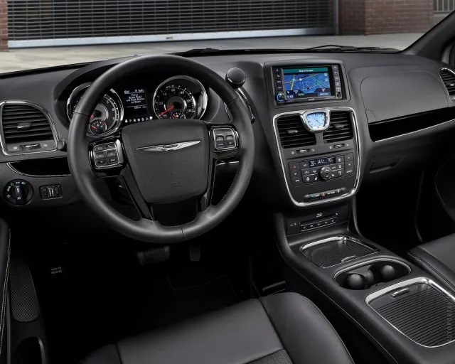 Chrysler Town&Country 3.6 AT S — 4