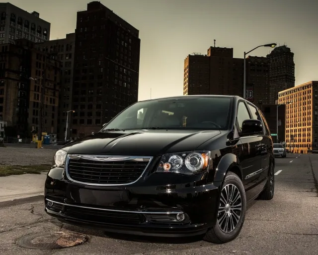 Chrysler Town&Country 3.6 AT S — 12