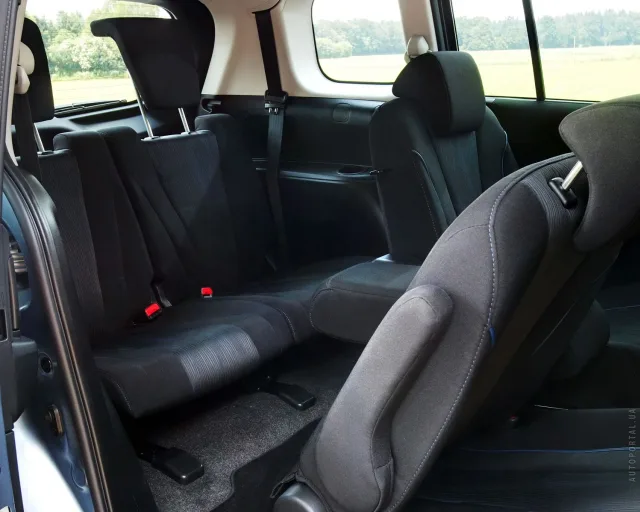 Mazda 5 2.0 AT Mid — 8